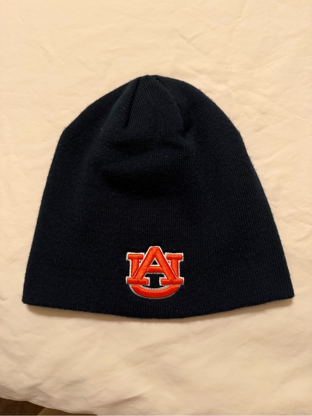 Auburn University navy beanie with AU Logo in excellent condition